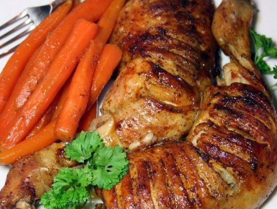 Курица с морковью в духовке
