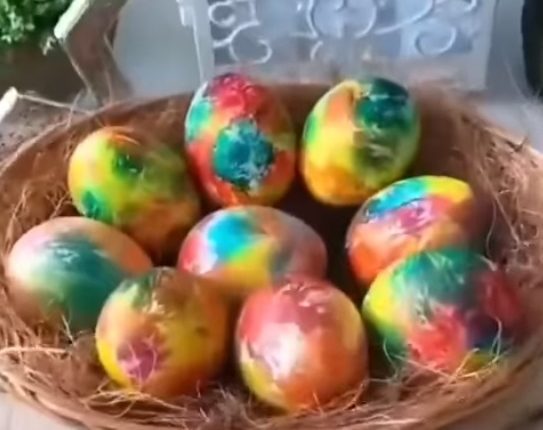 Космические яйца на Пасху